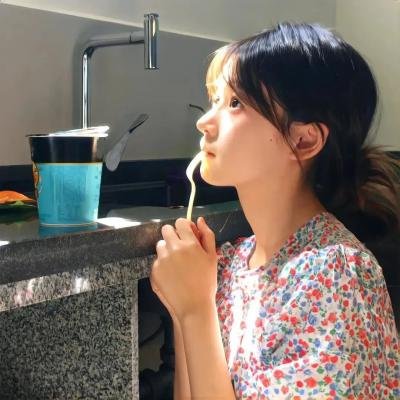 圈养的妇女